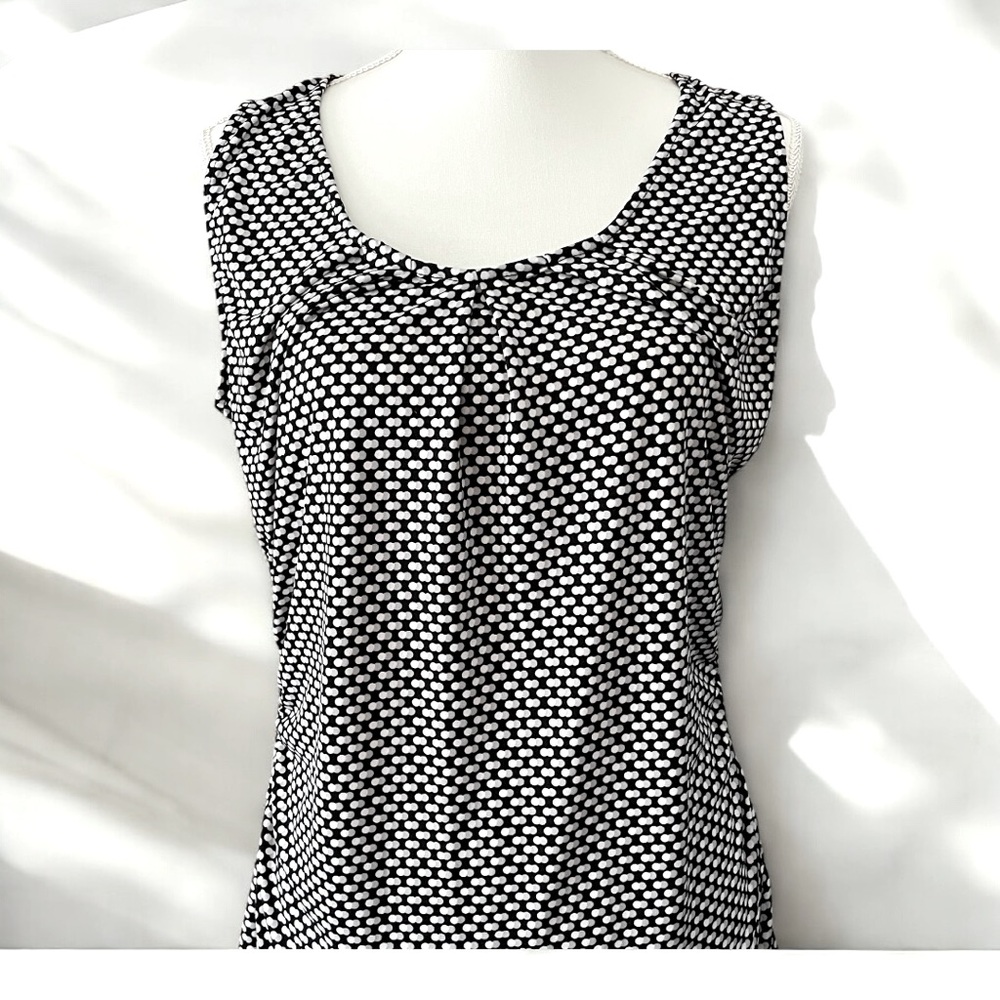 Women’s New York And Company Sleeveless Black And White Polka Dot Blouse